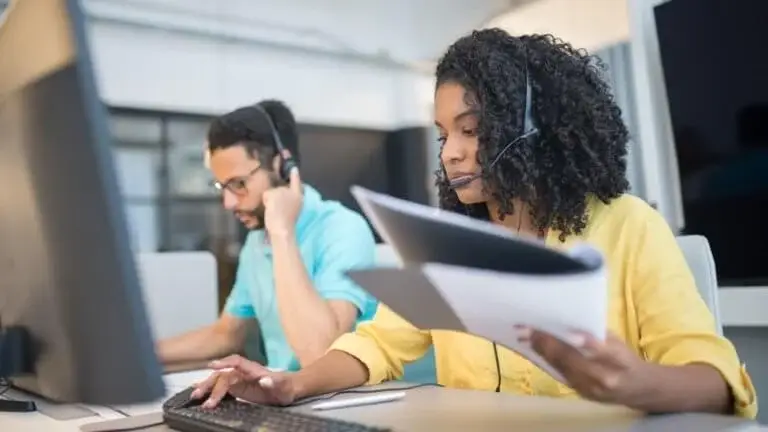 call agents working in an office